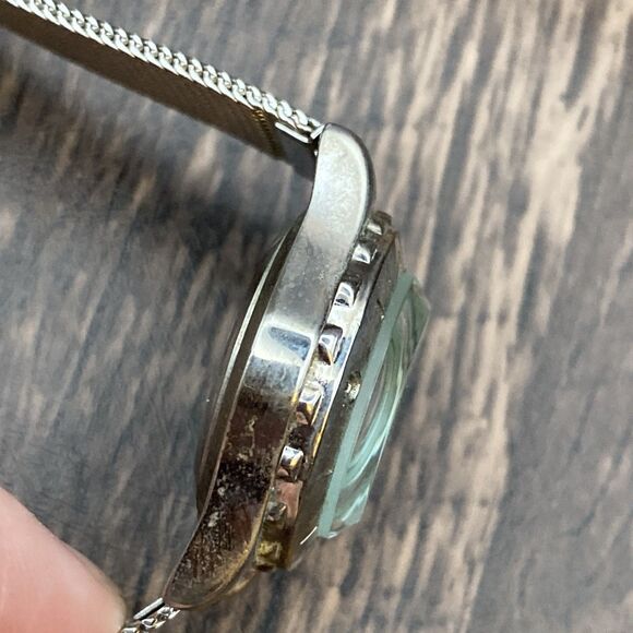 Capezio Magnified Glass watch silver tone New Battery With Mesh Band - Picture 6 of 11